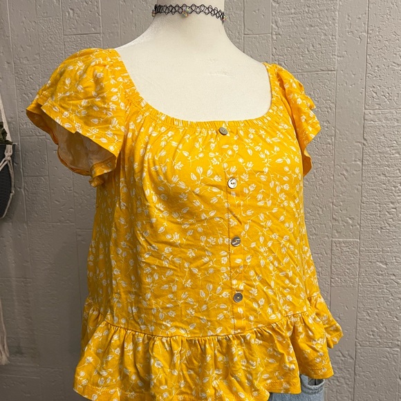 small blouse - Picture 5 of 7